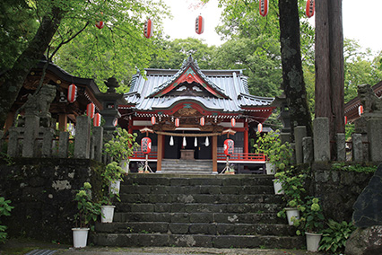 山中諏訪神社